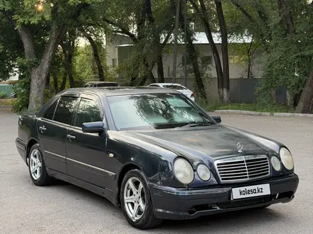 Mercedes-Benz E 280 1997 года за 2 200 000 тг. в Алматы – фото 4