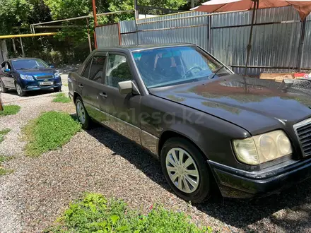 Mercedes-Benz E 260 1992 года за 750 000 тг. в Алматы – фото 3