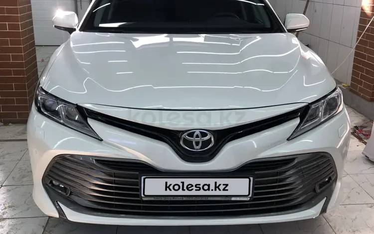 Toyota Camry 2019 года за 14 000 000 тг. в Алматы