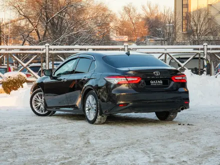 Toyota Camry 2019 года за 15 000 000 тг. в Алматы – фото 4