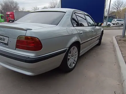 BMW 740 1999 года за 5 500 000 тг. в Алматы – фото 4
