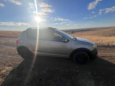 Renault Sandero Stepway 2016 года за 3 700 000 тг. в Актобе – фото 4