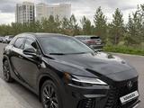 Lexus RX 350h 2024 года за 40 900 000 тг. в Астана – фото 3