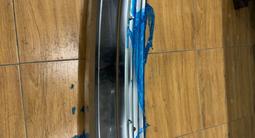 Оригинальная хром-накладка на задний бампер Hyundai Santa Fe за 85 000 тг. в Шымкент – фото 2