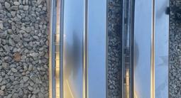 Оригинальная хром-накладка на задний бампер Hyundai Santa Fe за 85 000 тг. в Шымкент