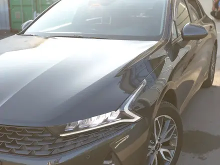 Kia K5 2022 года за 10 800 000 тг. в Алматы – фото 2