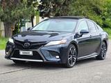 Toyota Camry 2018 года за 9 300 000 тг. в Актобе – фото 4