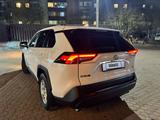 Toyota RAV4 2020 года за 8 000 000 тг. в Актау