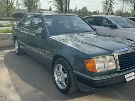 Mercedes-Benz E 230 1991 года за 2 650 000 тг. в Кызылорда – фото 16