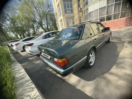 Mercedes-Benz E 230 1991 года за 2 650 000 тг. в Кызылорда – фото 19
