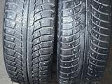 2 шипованных резины, размер 215/55/17. Б/у, в отличном состоянии за 50 000 тг. в Астана