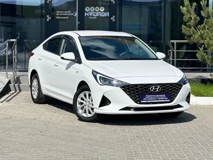 Hyundai Accent 2021 года за 6 970 000 тг. в Караганда – фото 2