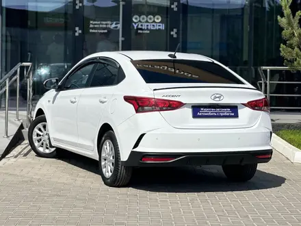 Hyundai Accent 2021 года за 6 970 000 тг. в Караганда – фото 4