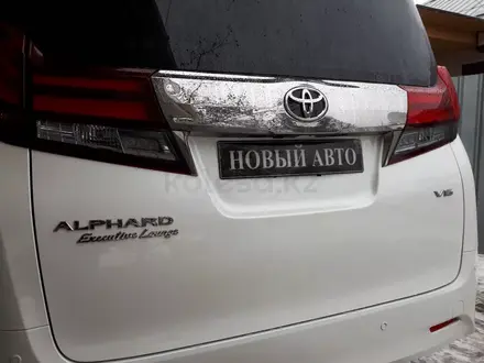 Toyota Alphard 2017 года за 32 900 000 тг. в Алматы – фото 4