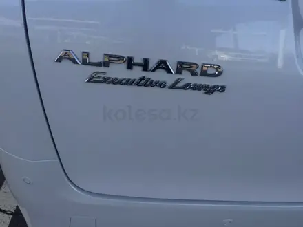 Toyota Alphard 2017 года за 32 900 000 тг. в Алматы – фото 3
