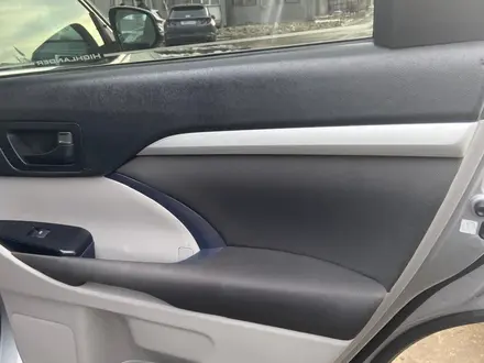 Toyota Highlander 2015 года за 14 000 000 тг. в Алматы – фото 11