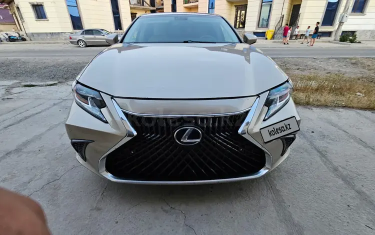 Lexus ES 300h 2013 года за 7 000 000 тг. в Актау