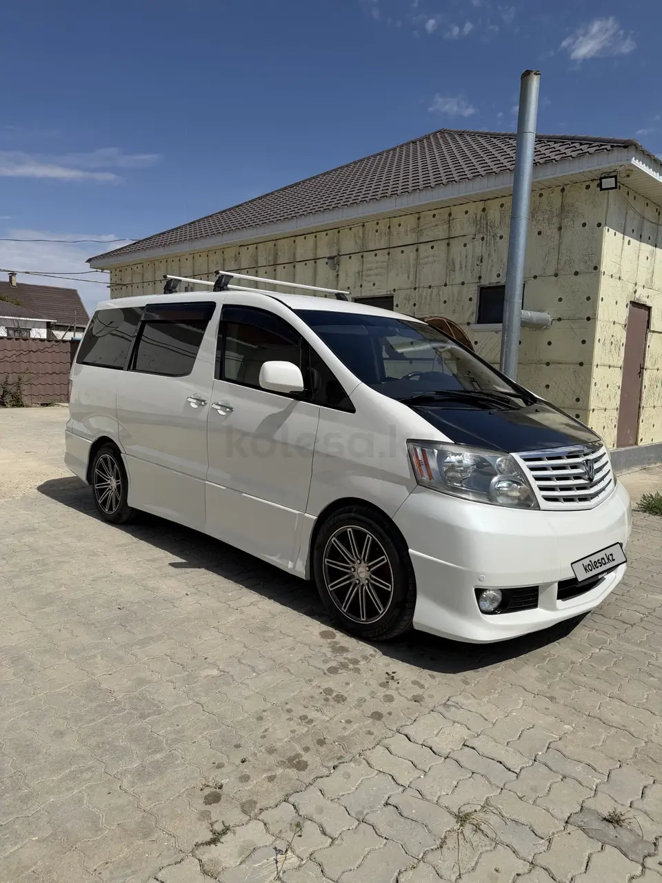 Toyota Alphard, 2004