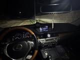 Lexus ES 300h 2013 годаүшін7 800 000 тг. в Жанаозен – фото 3