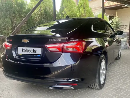 Chevrolet Malibu 2021 года за 12 100 000 тг. в Алматы – фото 2