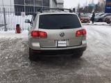 Volkswagen Touareg 2004 года за 4 600 000 тг. в Костанай – фото 2