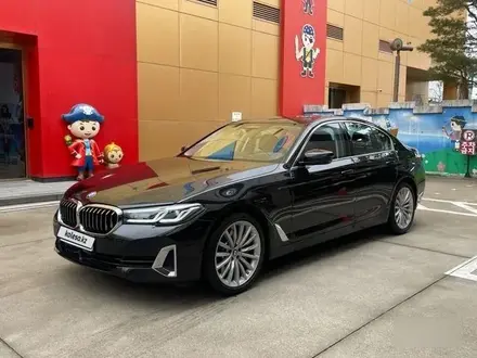 BMW 530 2022 года за 15 600 000 тг. в Алматы