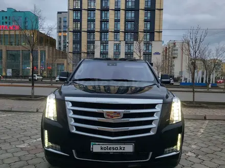 Cadillac Escalade 2017 года за 30 000 000 тг. в Атырау