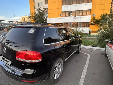 Volkswagen Touareg 2006 года за 4 500 000 тг. в Астана – фото 4