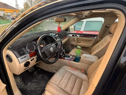 Volkswagen Touareg 2006 года за 4 500 000 тг. в Астана – фото 3