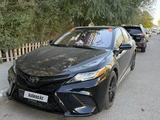 Toyota Camry 2018 годаүшін7 200 000 тг. в Атырау