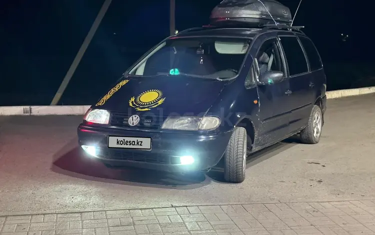 Volkswagen Sharan 1996 года за 1 900 000 тг. в Костанай