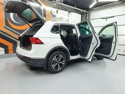 Volkswagen Tiguan 2022 года за 10 900 000 тг. в Жезказган – фото 16