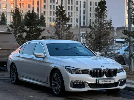BMW 740 2017 года за 27 000 000 тг. в Астана
