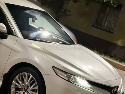 Toyota Camry 2019 года за 13 000 000 тг. в Уральск – фото 16