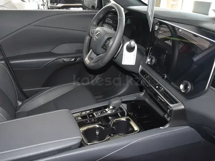 Lexus RX 350 Executive 2025 года за 39 422 700 тг. в Астана – фото 4