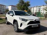 Toyota RAV4 2020 года за 15 800 000 тг. в Алматы – фото 2