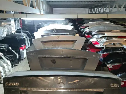 Крышка багажника, багажник на Toyota за 30 000 тг. в Актау – фото 16