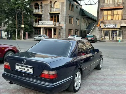 Mercedes-Benz E 280 1995 года за 3 500 000 тг. в Алматы – фото 40