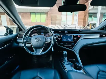 Toyota Camry 2020 года за 10 600 000 тг. в Актау – фото 11