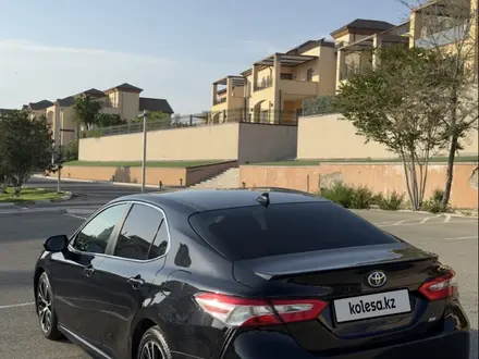 Toyota Camry 2020 года за 10 600 000 тг. в Актау – фото 4