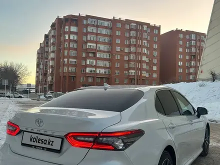 Toyota Camry 2023 года за 21 000 000 тг. в Павлодар – фото 3