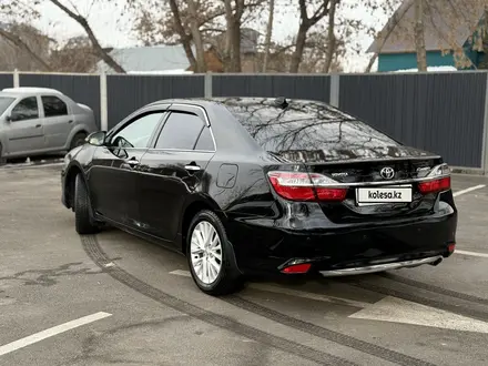 Toyota Camry 2015 года за 11 200 000 тг. в Алматы – фото 12