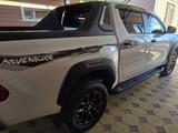 Toyota Hilux 2023 года за 24 800 000 тг. в Кульсары – фото 2