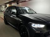 BMW X5 2021 года за 38 900 000 тг. в Астана – фото 3