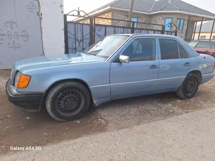 Mercedes-Benz E 260 1992 года за 1 300 000 тг. в Жанатас – фото 3