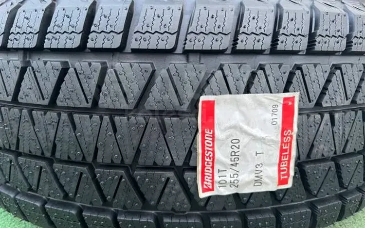 Шины 255/45 R20 bridgestone за 1 000 000 тг. в Астана