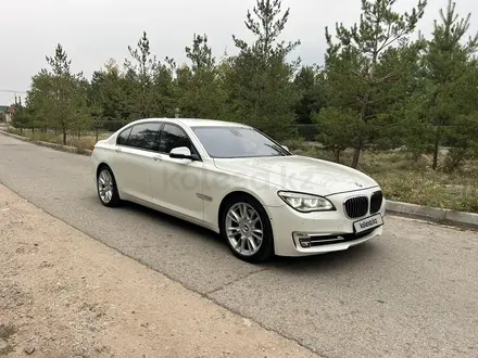 BMW 750 2014 года за 11 000 000 тг. в Алматы – фото 11