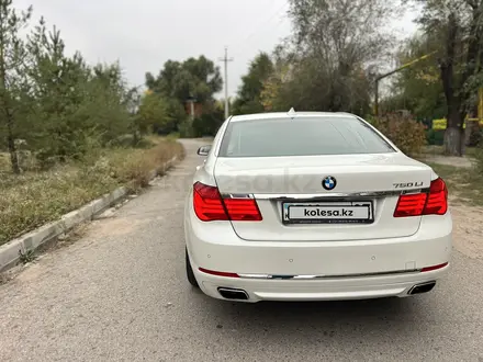 BMW 750 2014 года за 11 000 000 тг. в Алматы – фото 10