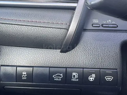 Toyota Camry 2020 года за 12 200 000 тг. в Астана – фото 22