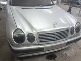 Mercedes-Benz E 280 1998 годаfor3 000 000 тг. в Алматы